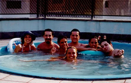 Piscina03.jpg, 39408 bytes, 3/12/2001