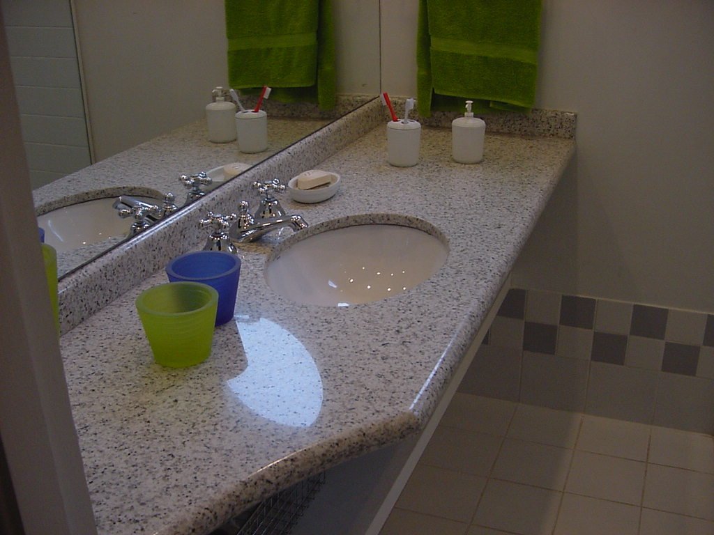 58.jpg, 131223 bytes, 3/17/2001