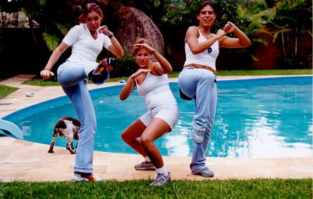 Charlie Angels.jpg, 47336 bytes, 3/12/2001